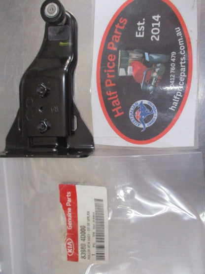 Kia Carnival Genuine Right Hand Upper Roller Door Hinge New Part