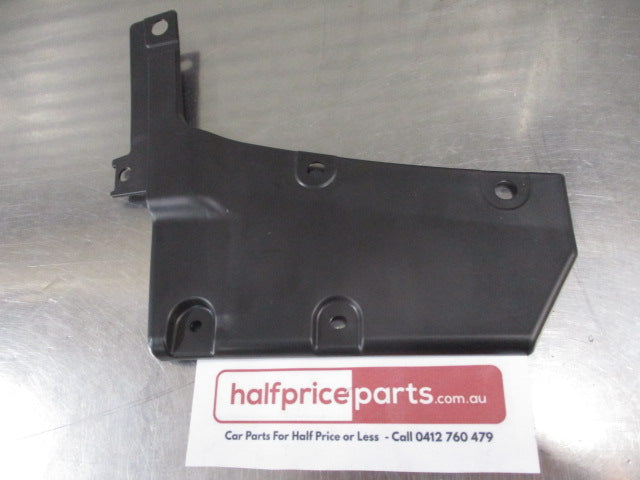 Mitsubishi Pajero Sport Genuine Front Right Hand Mudguard New Part
