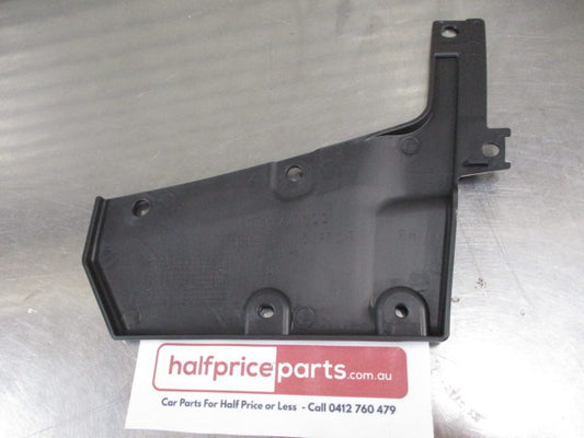 Mitsubishi Pajero Sport Genuine Front Right Hand Mudguard New Part