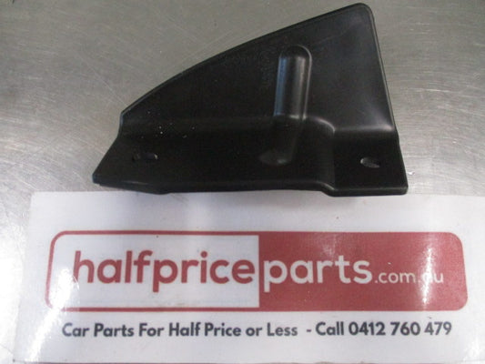 ﻿Mitsubishi Colt Genuine Right Hand Rear Bumper Mudguard Support Plate New Part