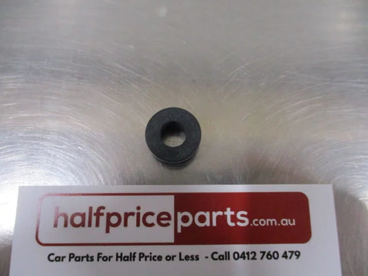 Holden VS/VT/VX/VY/VU Commodore Genuine Engine Cover Gromet New Part