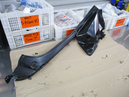 Honda Civic Genuine Right (Drivers) Rear Gutter/Piller New