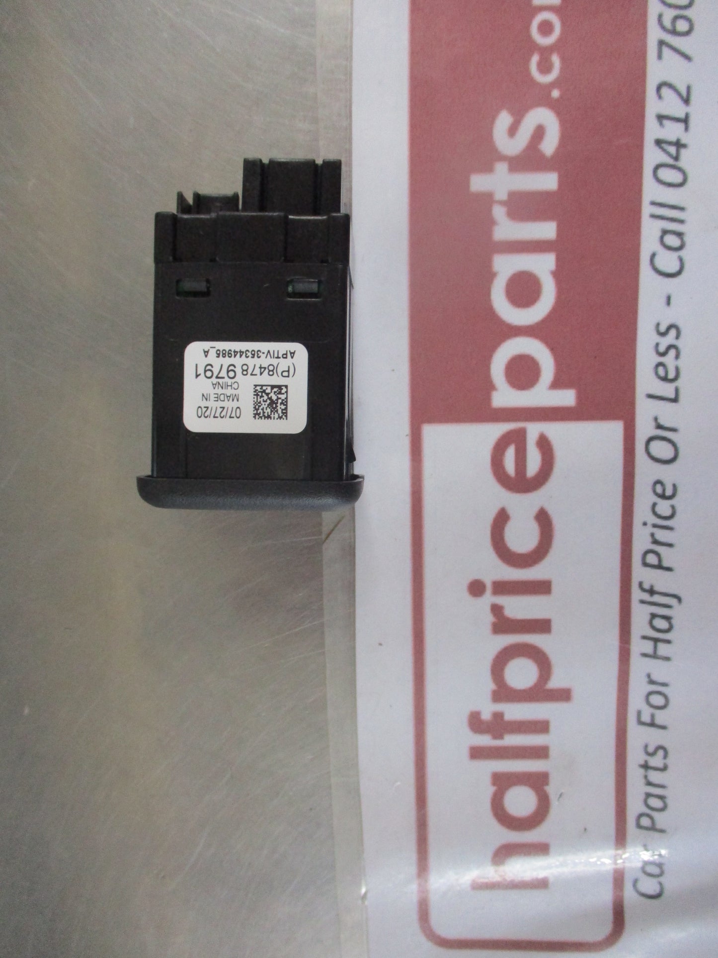 Holden Insignia-B Genuine USB-SD Card Aux Socket New Part