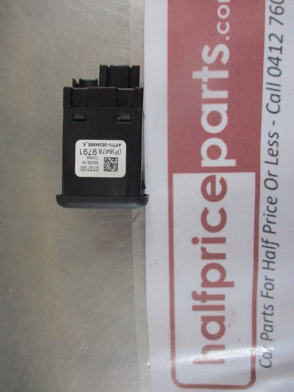 Holden Insignia-B Genuine USB-SD Card Aux Socket New Part