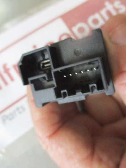 Holden Insignia-B Genuine USB-SD Card Aux Socket New Part