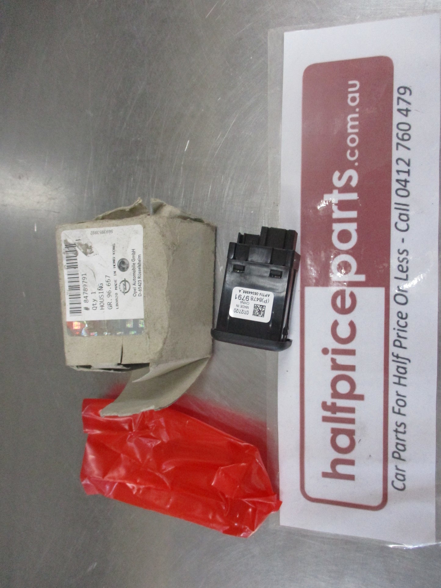 Holden Insignia-B Genuine USB-SD Card Aux Socket New Part