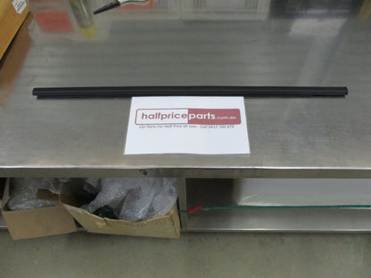 Mitsubishi Triton ML/MN Genuine Front Right Hand Belt Moulding New Part
