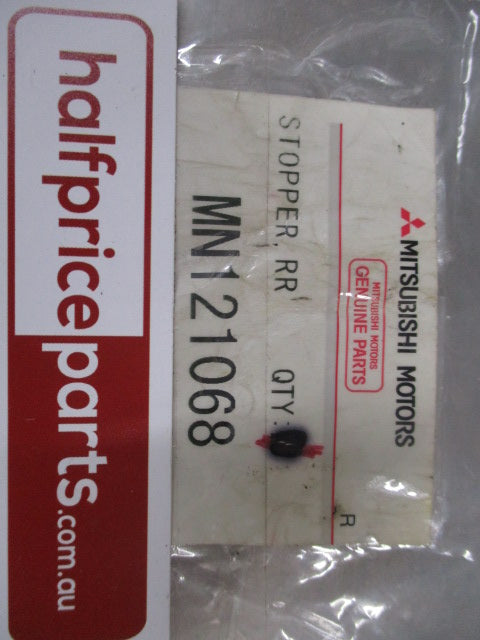 Mitsubishi Galant/Outlander/Eclipse/Lancer Genuine Rear Seat Base Cushion Stopper New Part