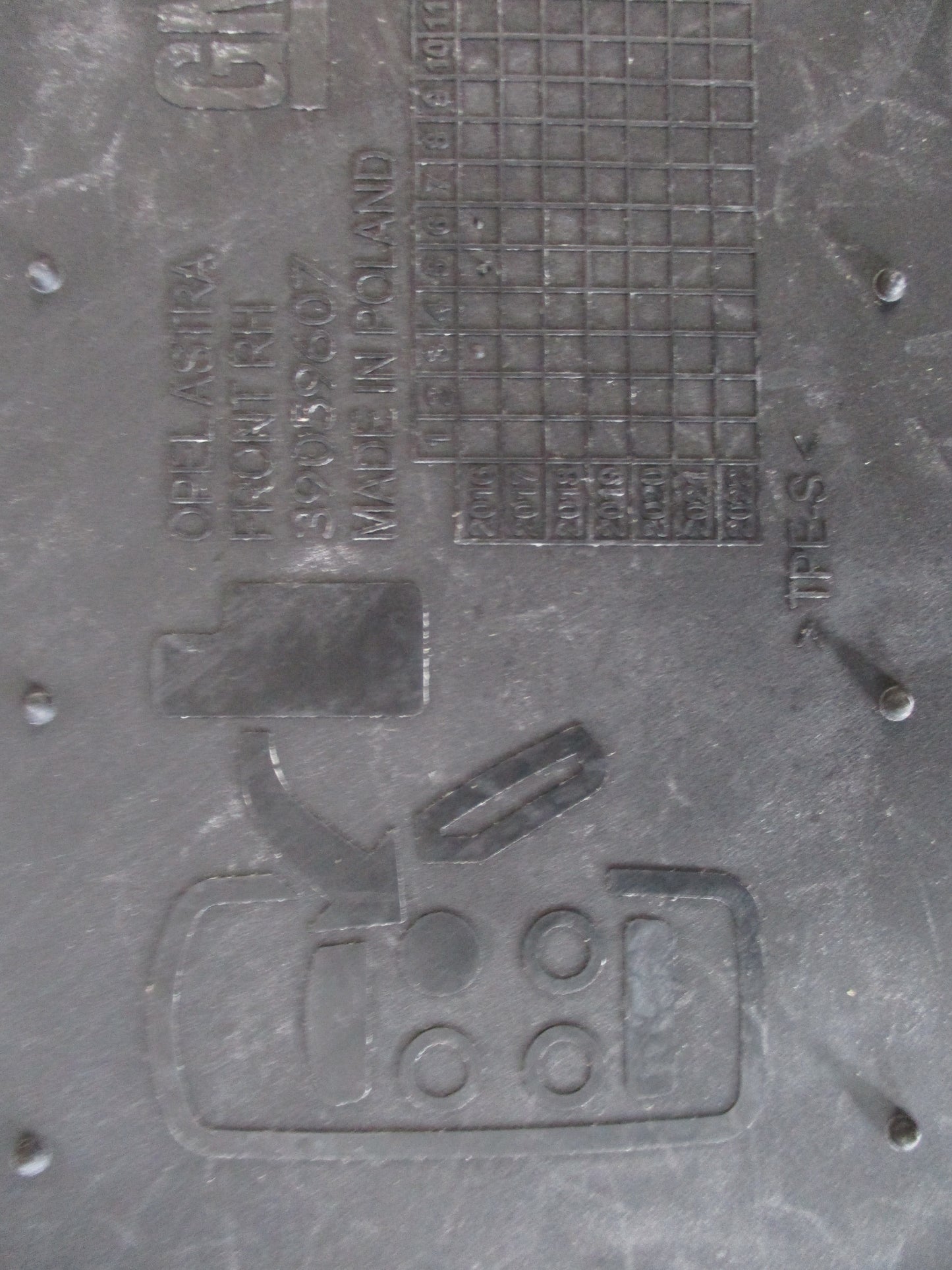 Holden Astra Genuine Tailored Rubber Mats Set Of 4 New