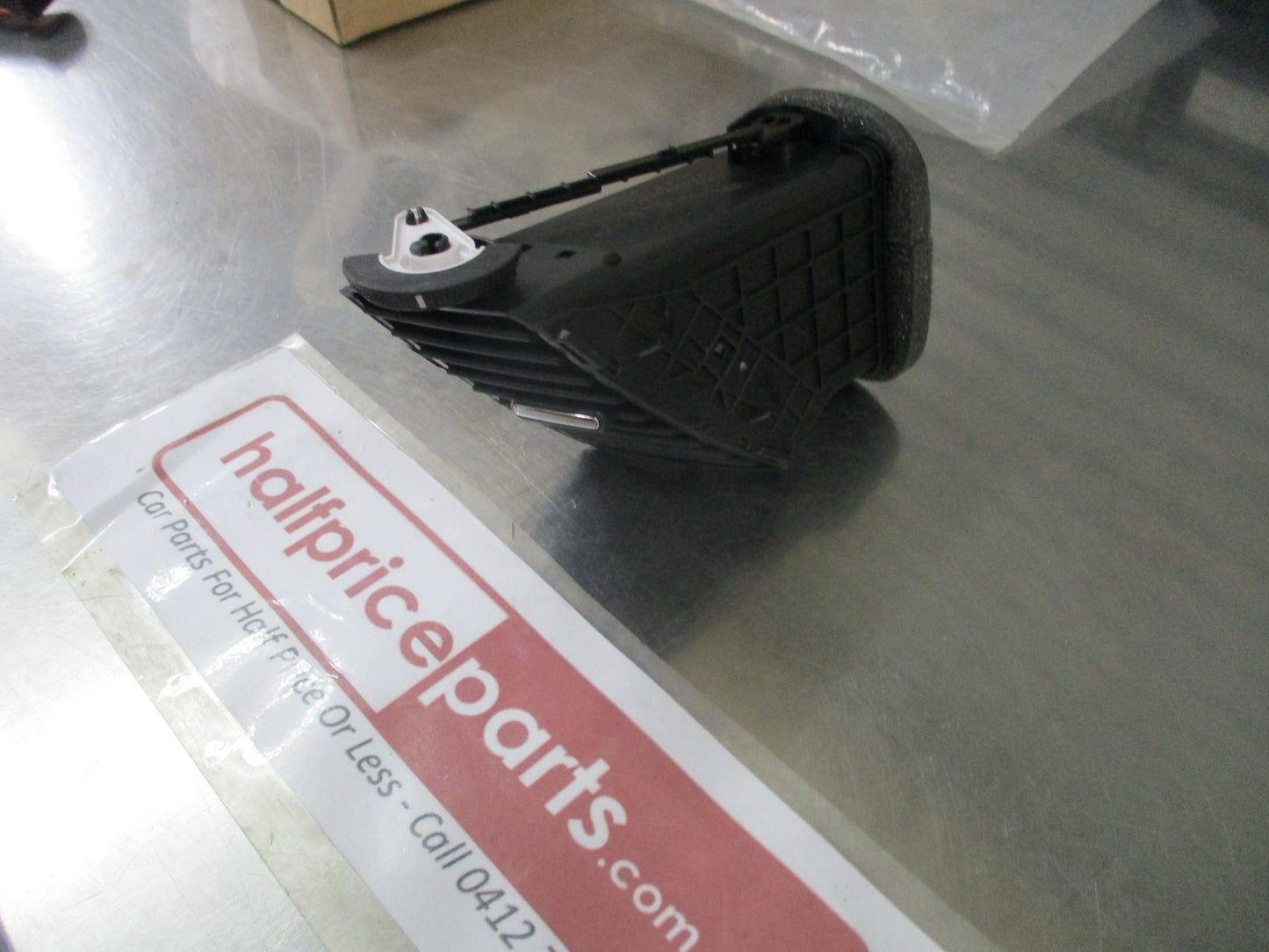 Holden JH Cruze Sedan/Hatch Genuine Left Hand Centre Air Outlet New Part