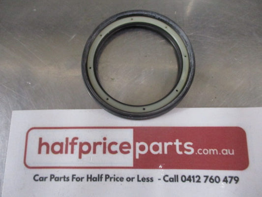 Mitsubishi Pajero/Triton/Terracan Genuine Front Hub Oil Seal New Part