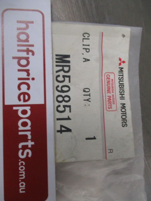 Mitsubishi Colt Genuine Drip Moulding Clip New Part