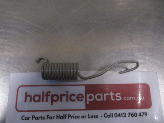 Mitsubishi Triton Genuine Rear Drum Brake Shoe Upper Return Spring New Part