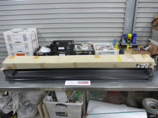 Nissan Navara D23 NP300 Dual Cab Genuine Left Hand Side Step With Ends New Part