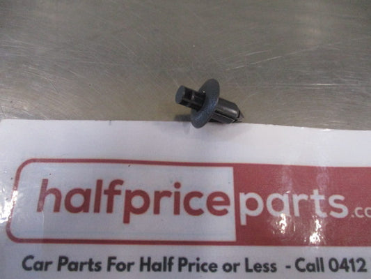 Mitsubishi Pajero Genuine Front Door Trim Clip New Part