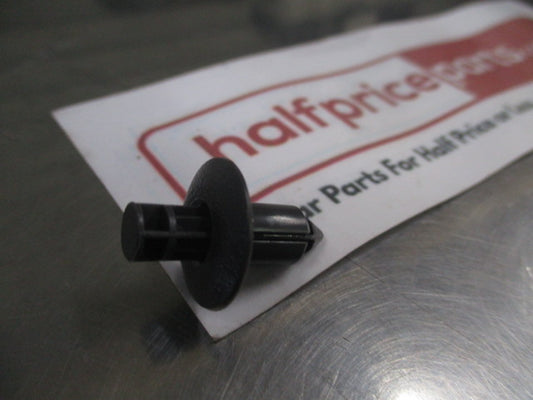 Mitsubishi Pajero Genuine Front Door Trim Clip New Part