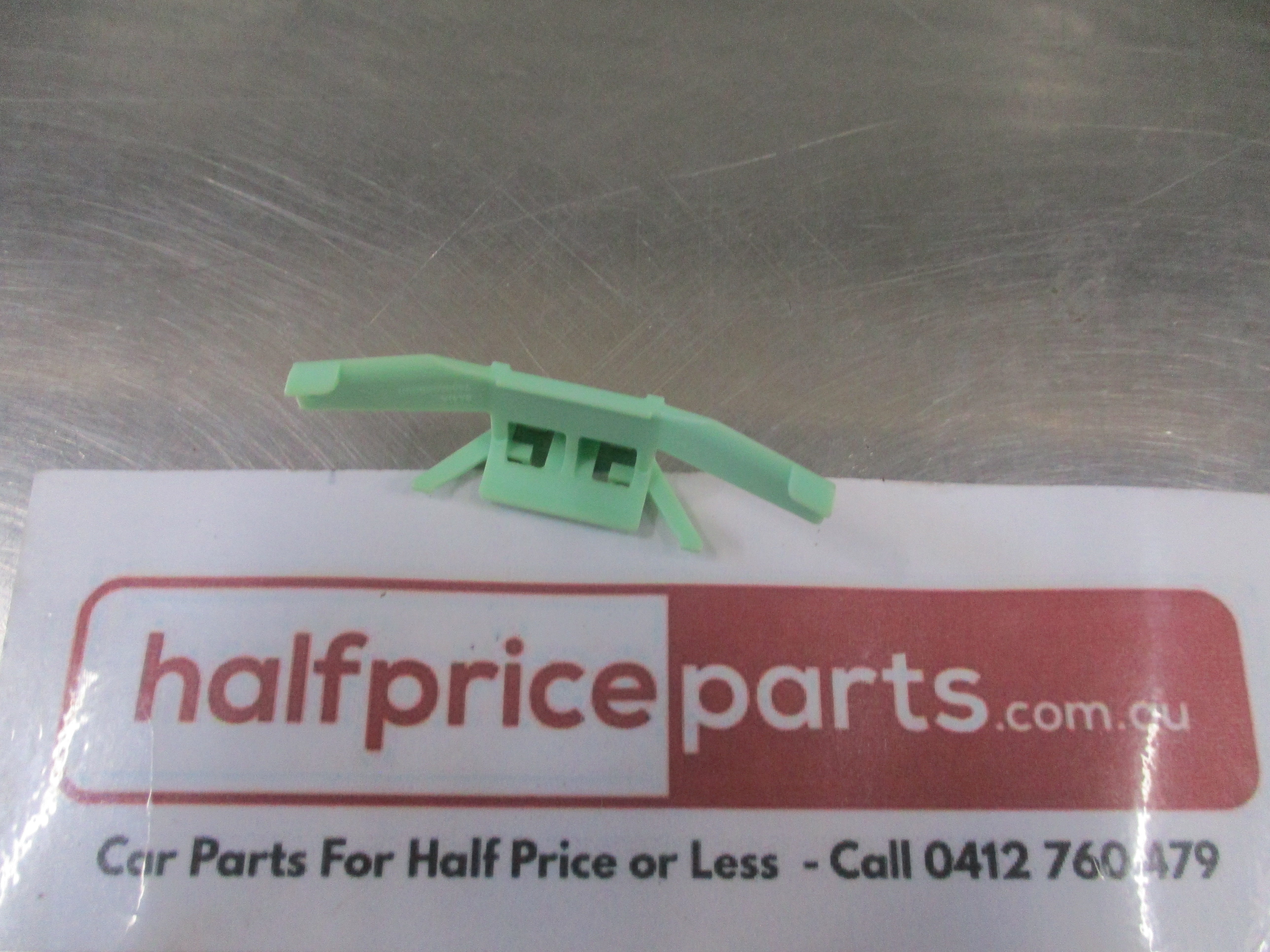 Mitsubishi 380 Genuine Drip Moulding Clip New Part – Half Price Parts ...