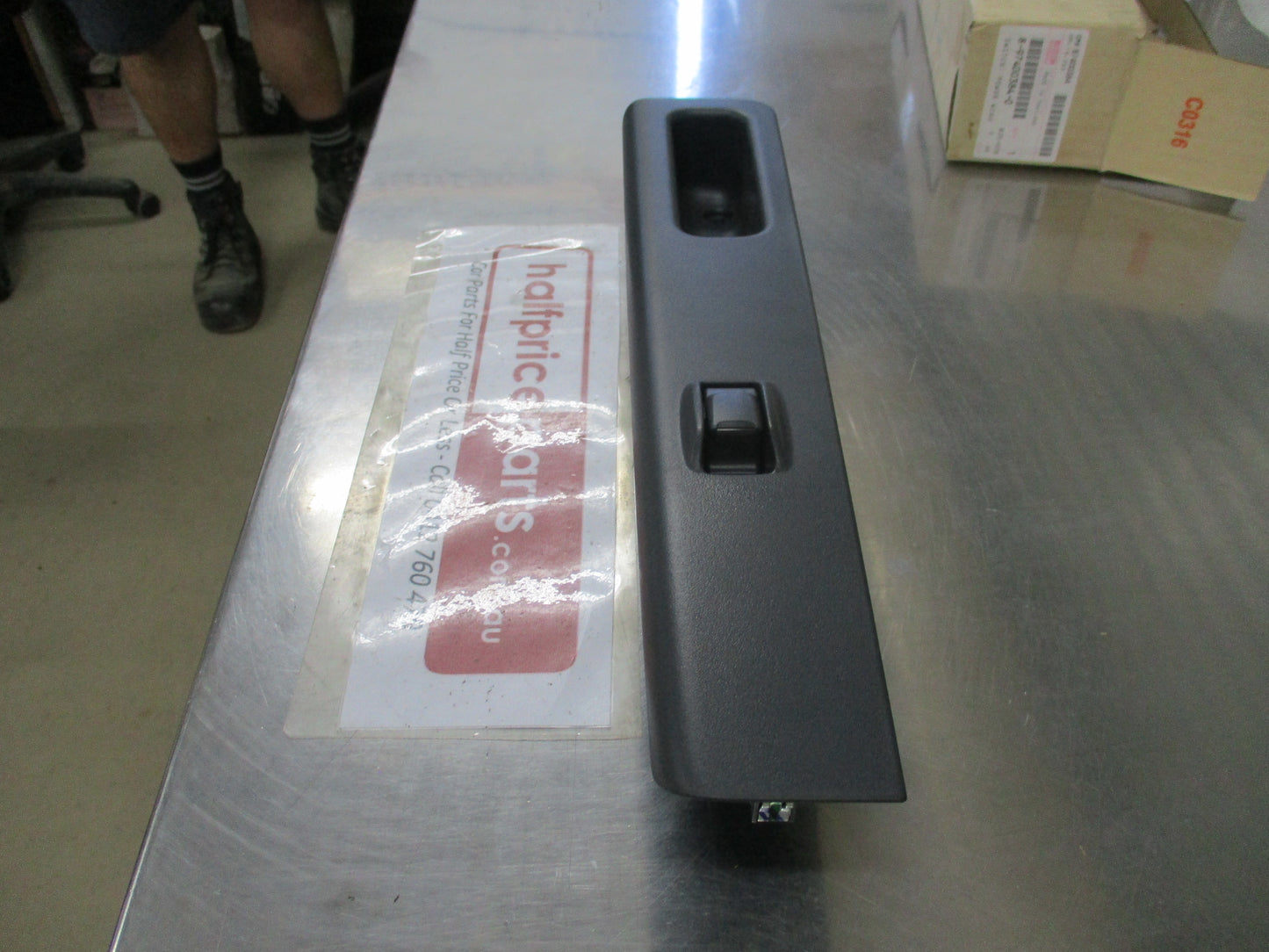 Holden/Isuzu Rodeo Genuine Power Window Switch Left Hand Side New Part