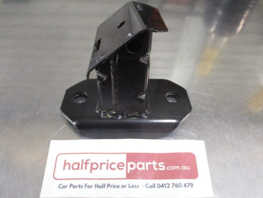 Mitsubishi Pajero Genuine Right Hand Front Bumper Bracket New Part