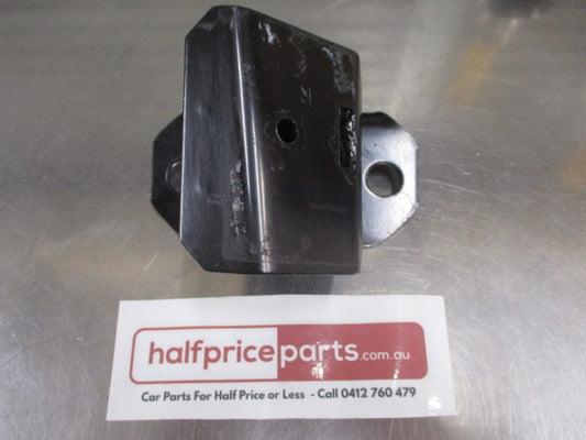 Mitsubishi Pajero Genuine Right Hand Front Bumper Bracket New Part