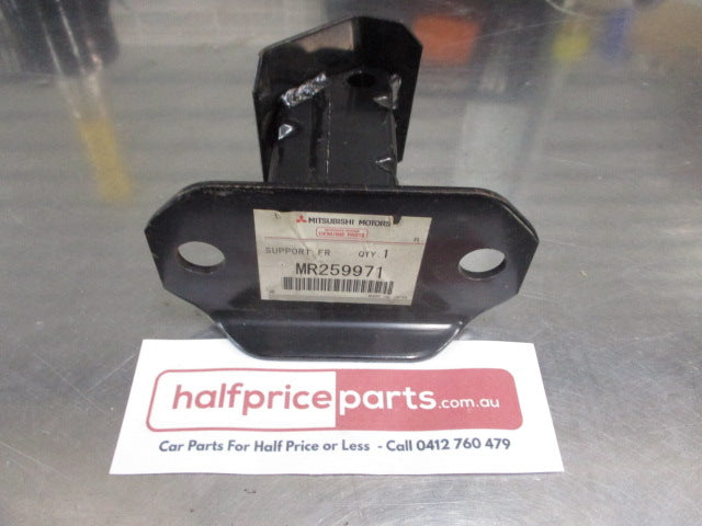 Mitsubishi Pajero Genuine Left Hand Front Bumper Bracket New Part