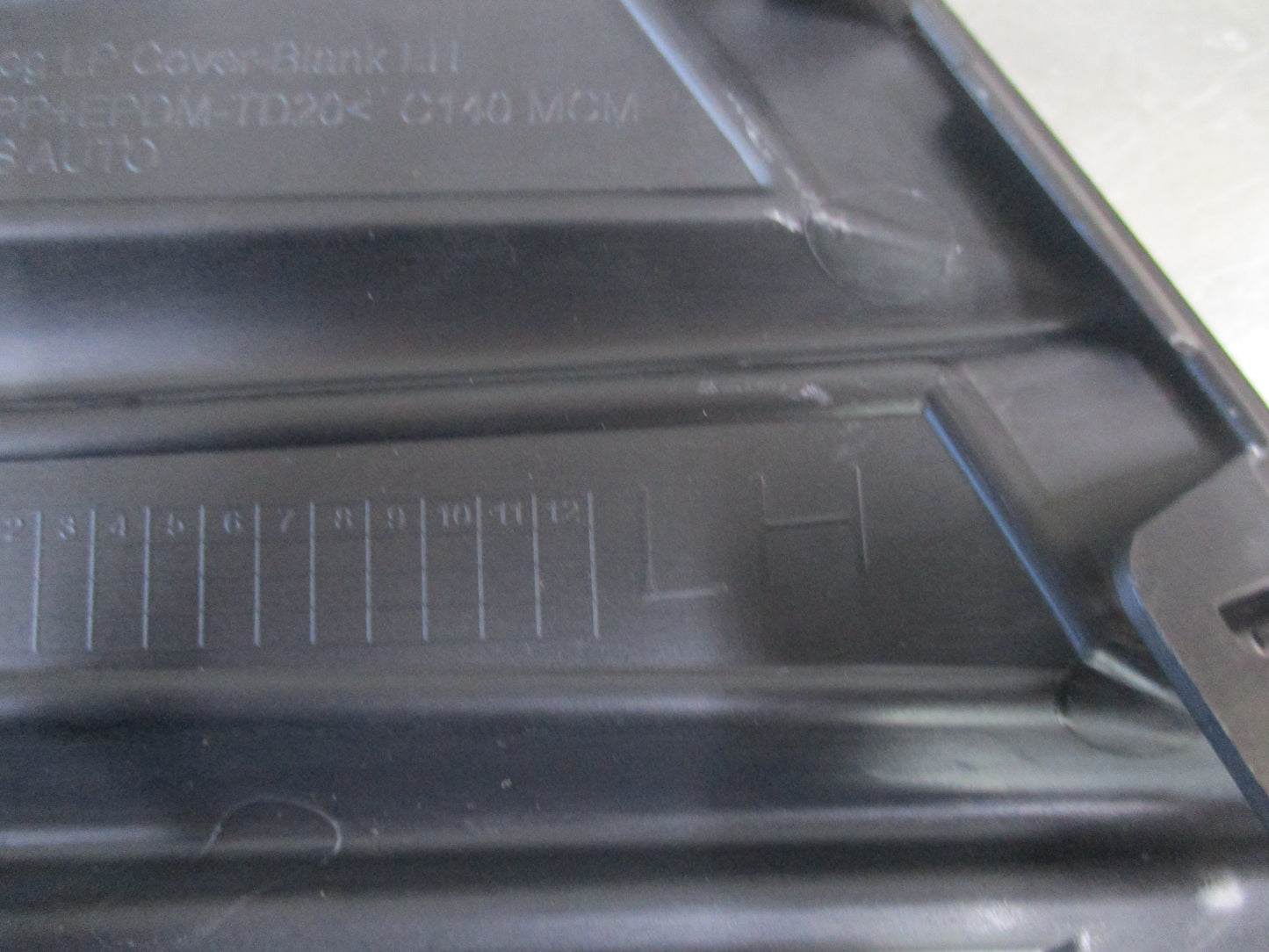 Holden Captiva Ls-Cg Front Lower Left Hand Bar Cover New Part