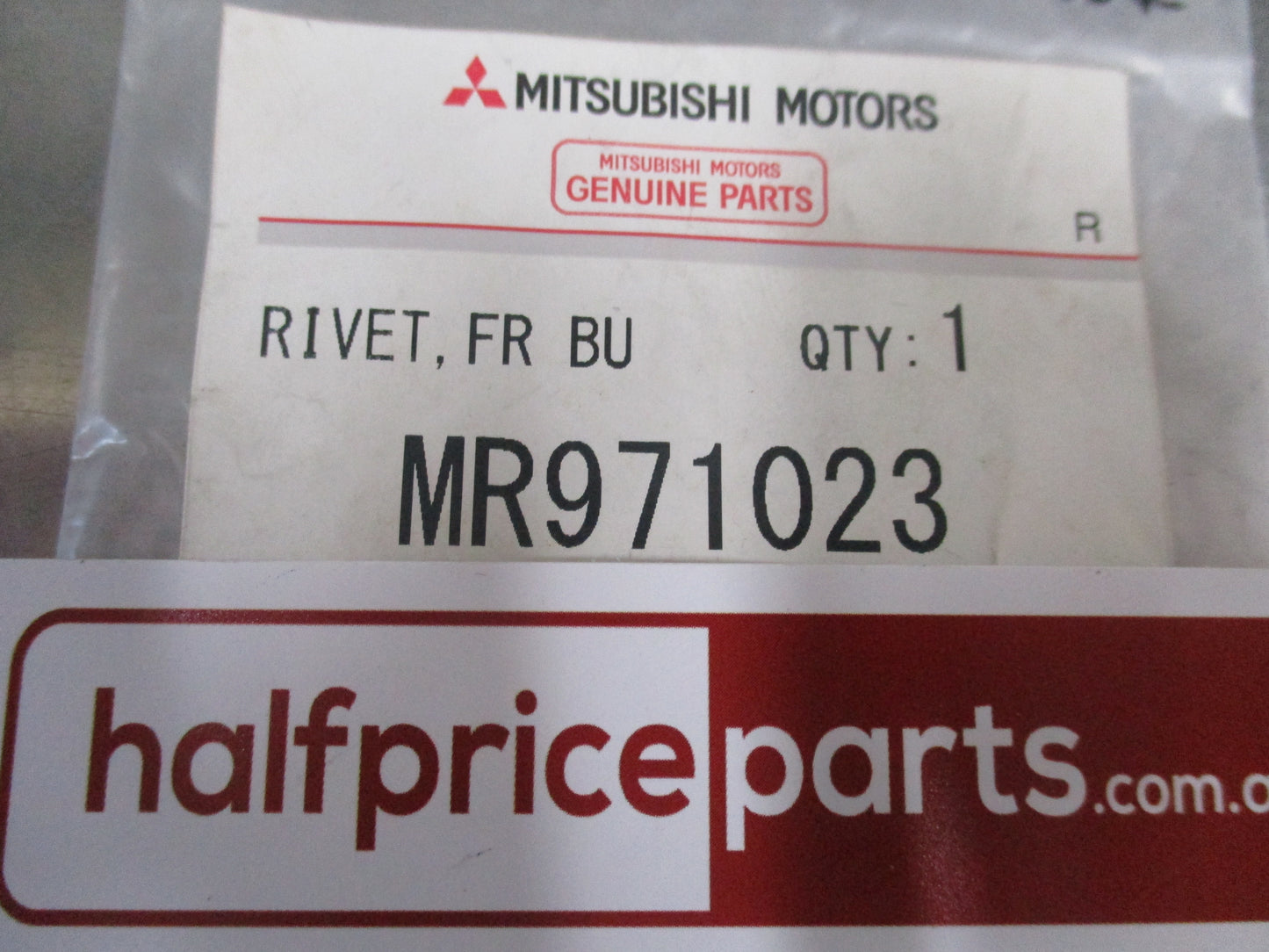 Mitsubishi Lancer/Pajero Sport Genuine Rear Bumper License Bracket Rivet (Black) New Part