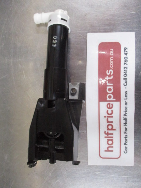 Mitsubishi Pajero Genuine Right Hand Front Headlight Washer Actuator Nozzle/Cap New Part