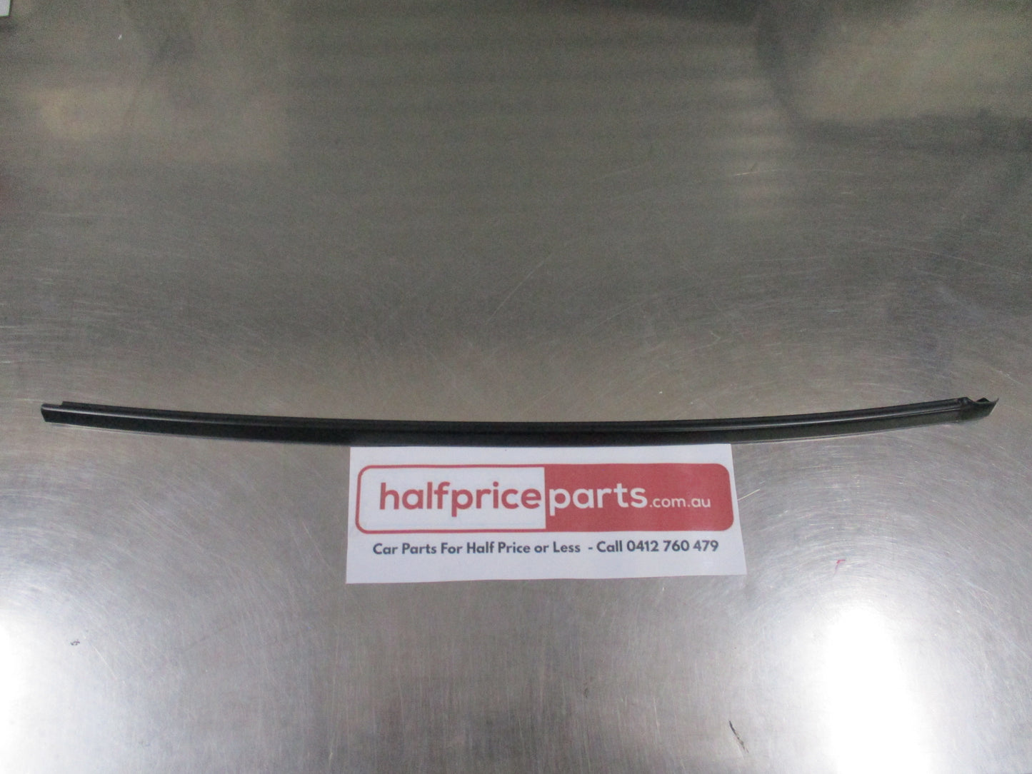 Mitsubishi Delica Genuine Right Hand Rear Windscreen Moulding New Part