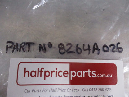 Mitsubishi Pajero Genuine Right Hand Front Headlight Washer Actuator Nozzle/Cap New Part