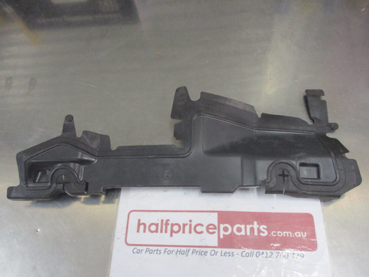 Peugeot 308 SW Series II Genuine Right Hand Side Radiator Deflector New Part