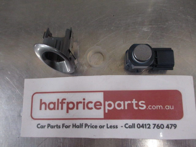 Mitsubishi Pajero Sport Genuine Right Hand Front Corner Clearance Sensor New Part