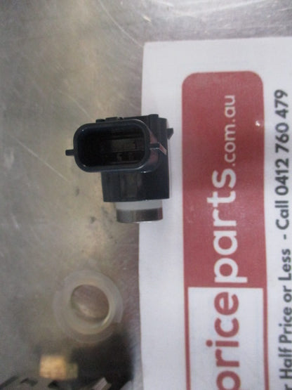 Mitsubishi Pajero Sport Genuine Right Hand Front Corner Clearance Sensor New Part