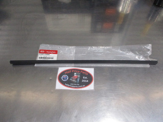 Kia Sorento Genuine Left Hand Sun Roof Carrier Bar New Part