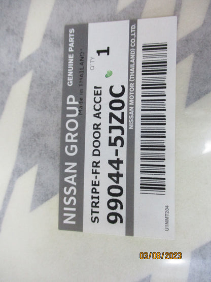 Nissan Navara D23 NP300 Dual Cab Genuine Right Hand Door Stripe New Part