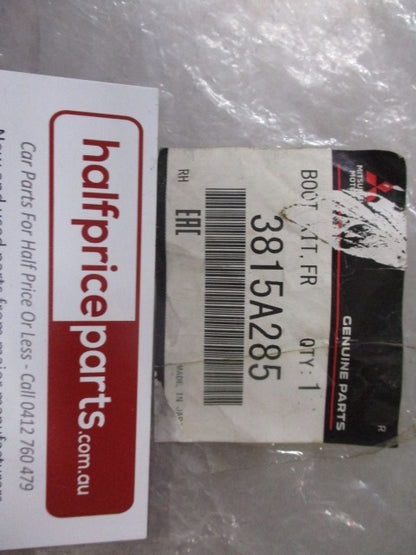 Mitsubishi Pajero Genuine Front Axel Left Or Right Boot Kit New Part