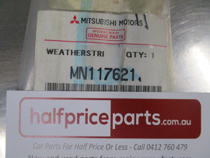 Mitsubishi Triton Genuine Inner Right Hand Rear Window Belt Weatherstrip New Part