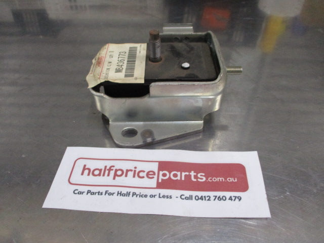 Mitsubishi Triton Genuine Left Hand Front Engine Mount New Part