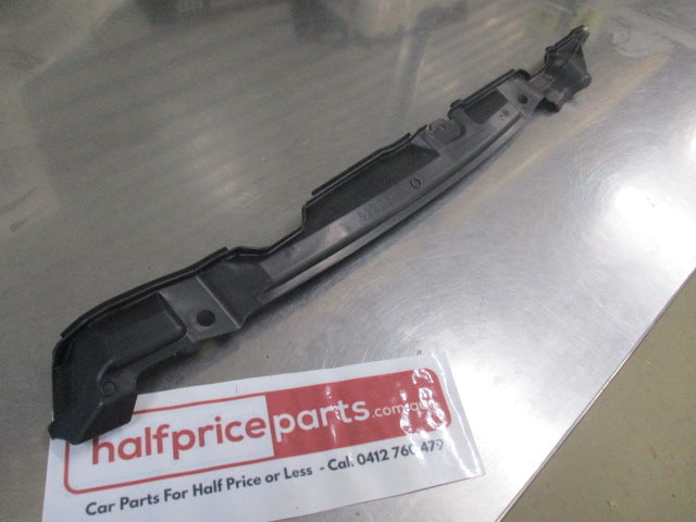 Mitsubishi Outlander Genuine Front Left Hand Guard Rear Protector Seal New Part