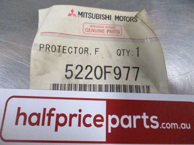 Mitsubishi Outlander Genuine Front Left Hand Guard Rear Protector Seal New Part