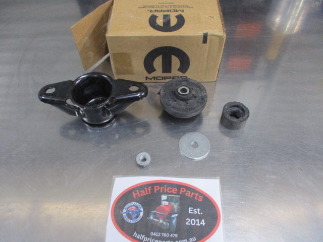 Jeep Grand Cherokee WK Genuine Rear Shock Mount Kit Rear Quadra Lift & Rear Road Leveling New Part