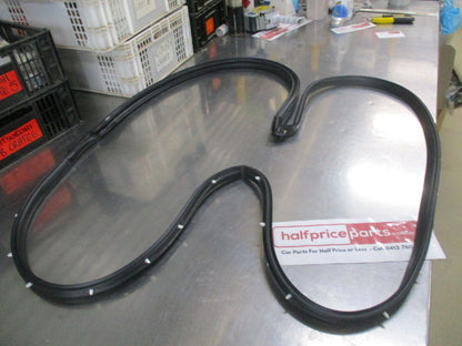 Mitsubishi Triton/Pajero Sport Genuine Outer Right Hand Front Door Opening Weatherstrip New Part