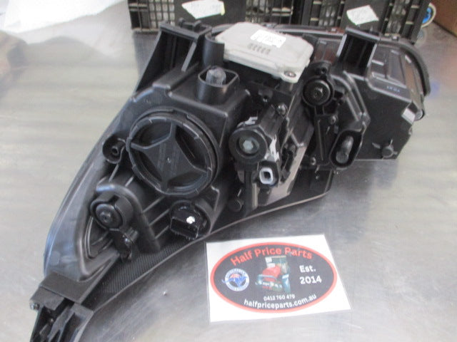 Hyundai i30 Genuine Right Hand Front Side LED Headlight (Drivers) New Part