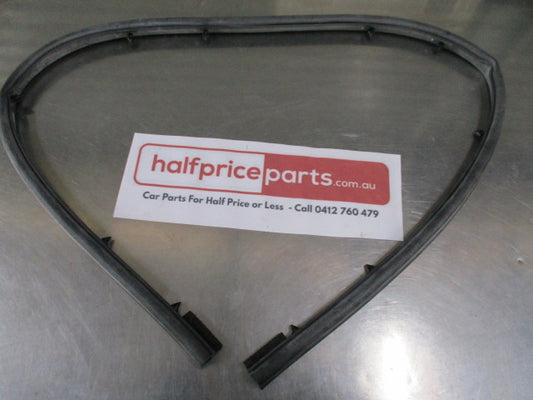 Mitsubishi Challenger/Triton/Pajero Sport Genuine Front Bonnet Rear Weatherstrip New Part