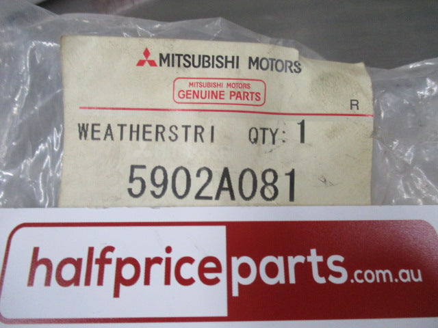 Mitsubishi Pajero Genuine Front Bonnet Rear Weatherstrip New Part