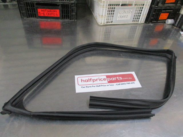 Mitsubishi Outlander Genuine Right Hand Front Door Window Runchannel New Part