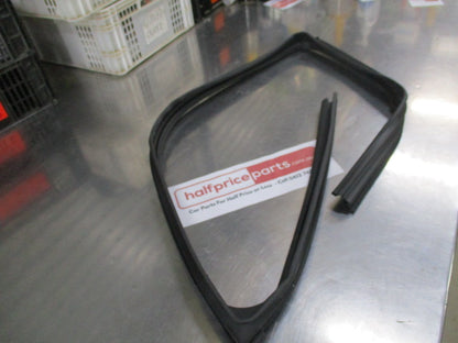 Mitsubishi Outlander Genuine Right Hand Front Door Window Runchannel New Part