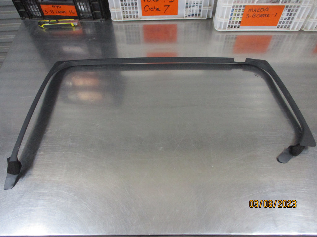 Holden VE Commodore Wagon Left Hand Rear Window Glass Weatherstrip New