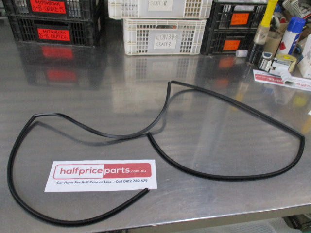 Mitsubishi Pajero Sport Genuine Upper Front Windscreen Moulding New Part