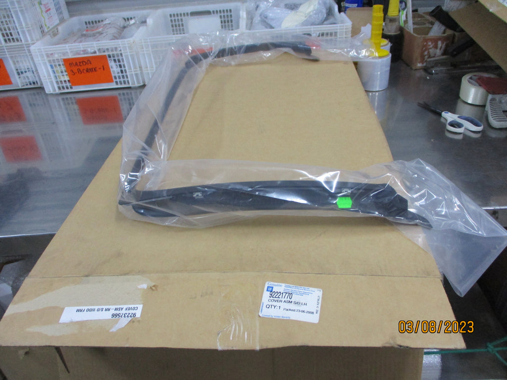 Holden VE Commodore Wagon Left Hand Rear Window Glass Weatherstrip New